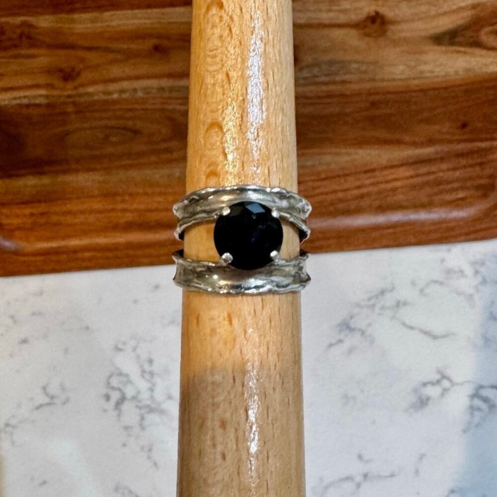 sterling silver ring faceted black onyx set on a textured twig-like band 925 VTG